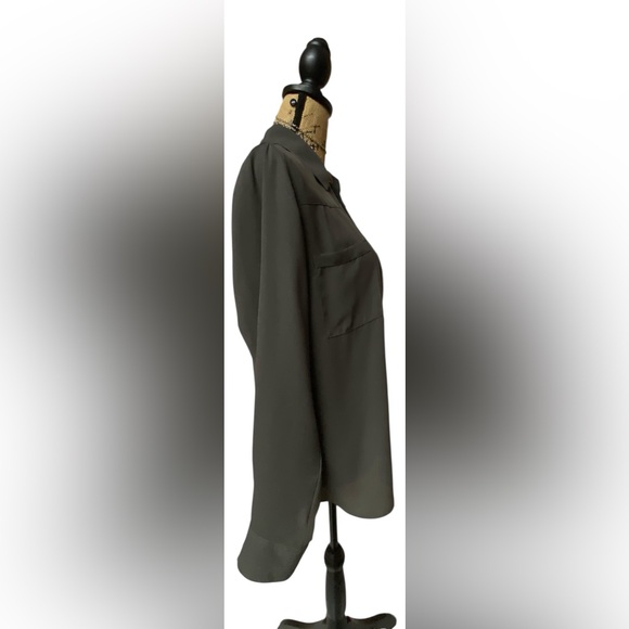 Express The Portofino Slim Fit $49 Blouse - Picture 8 of 9